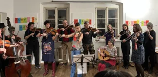 Folk Fiddle Ensemble im Amerlinghaus